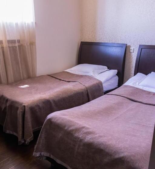 Chambre Familiale, Parvana