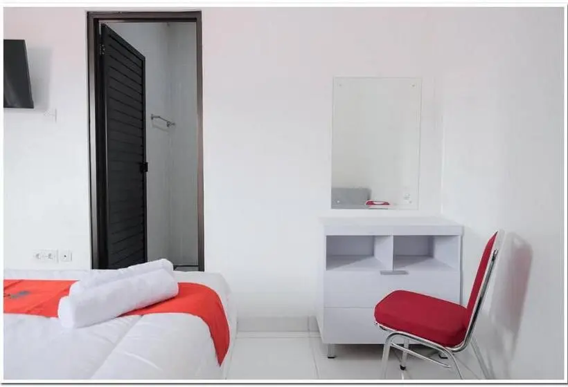 スイート, Reddoorz Near Kota Tua 2