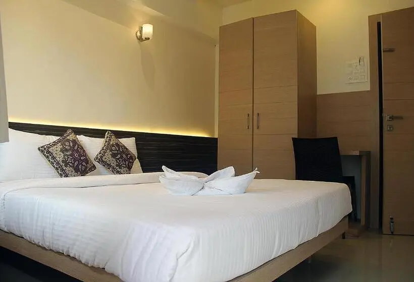 デラックスルーム, Saiprasad Executive Solapur