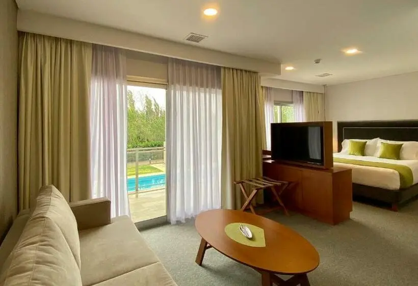 キングサイズベッドのスイートルーム, Lincoln Green Hotel And Spa Argentina