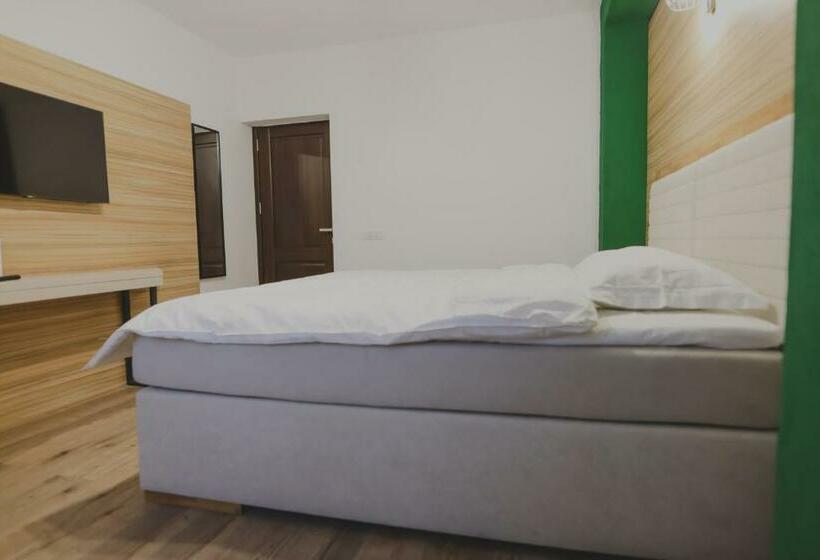 キングサイズベッドのスタンダードルーム, Altitude Guest House Ranca