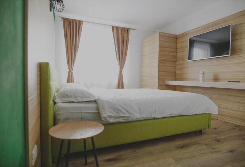 キングサイズベッドのスタンダードルーム, Altitude Guest House Ranca