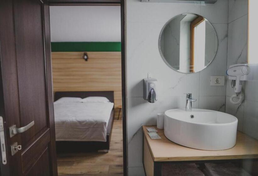 キングサイズベッドのスタンダードルーム, Altitude Guest House Ranca