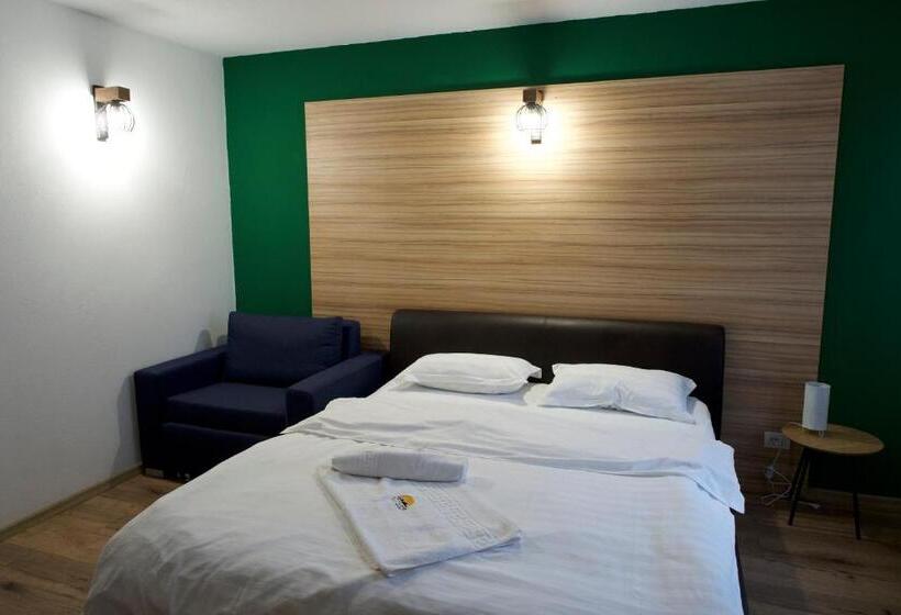 スタンダードトリプルルーム, Altitude Guest House Ranca