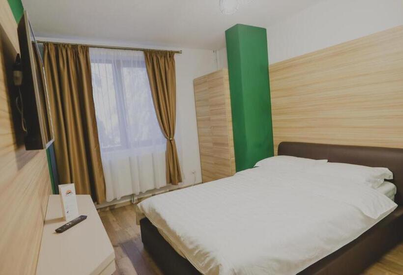 マウンテンビュースタンダードルーム, Altitude Guest House Ranca