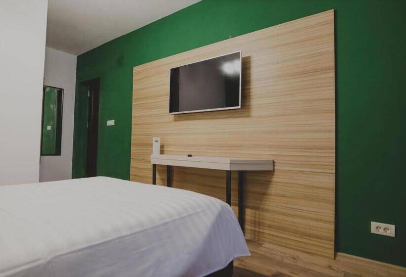 스탠다드 룸 산 전망, Altitude Guest House Ranca