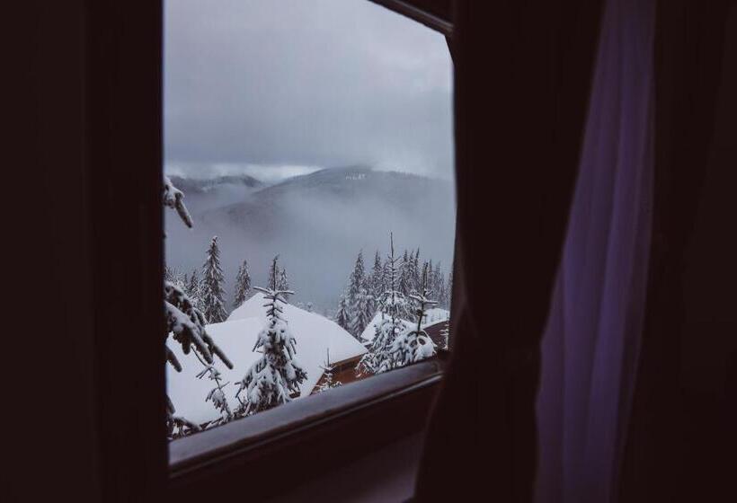 マウンテンビュースタンダードルーム, Altitude Guest House Ranca