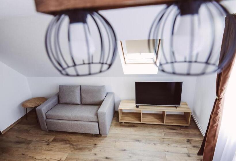 スタンダード４人部屋, Altitude Guest House Ranca