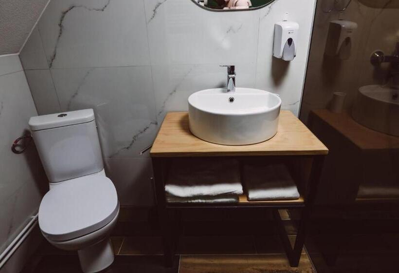 スタンダード４人部屋, Altitude Guest House Ranca