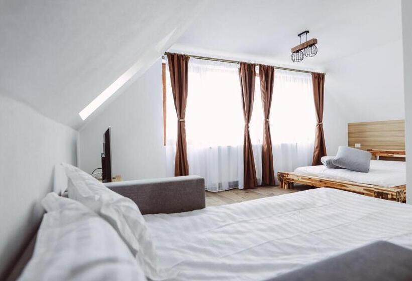 スタンダード４人部屋, Altitude Guest House Ranca