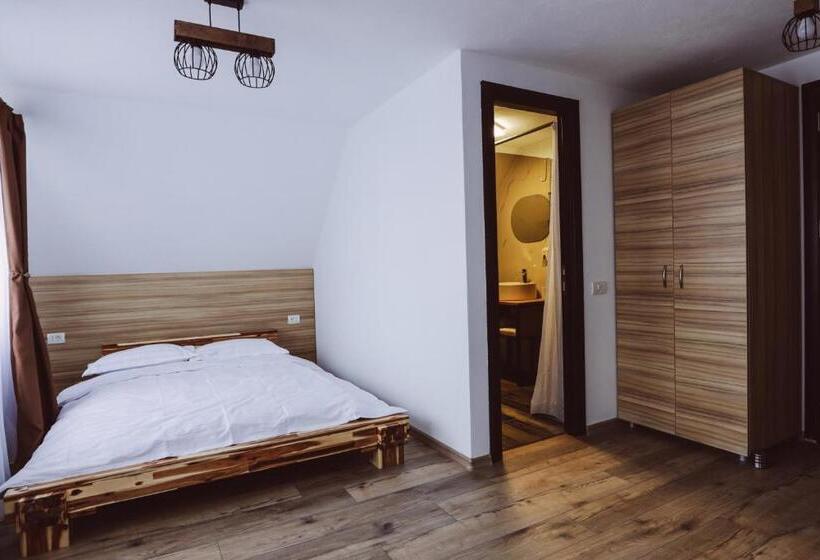 スタンダード４人部屋, Altitude Guest House Ranca