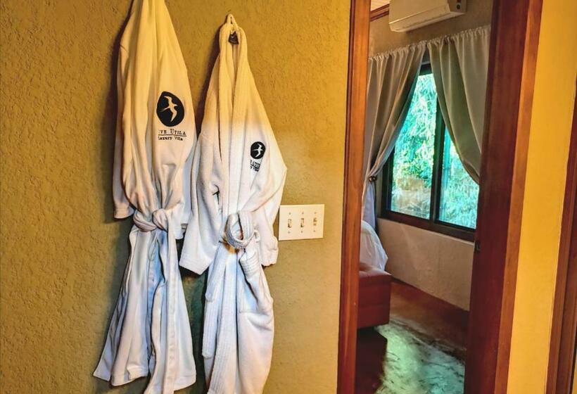 اتاق لوکس با تخت بزرگ, Vive Utila   Bed & Breakfast