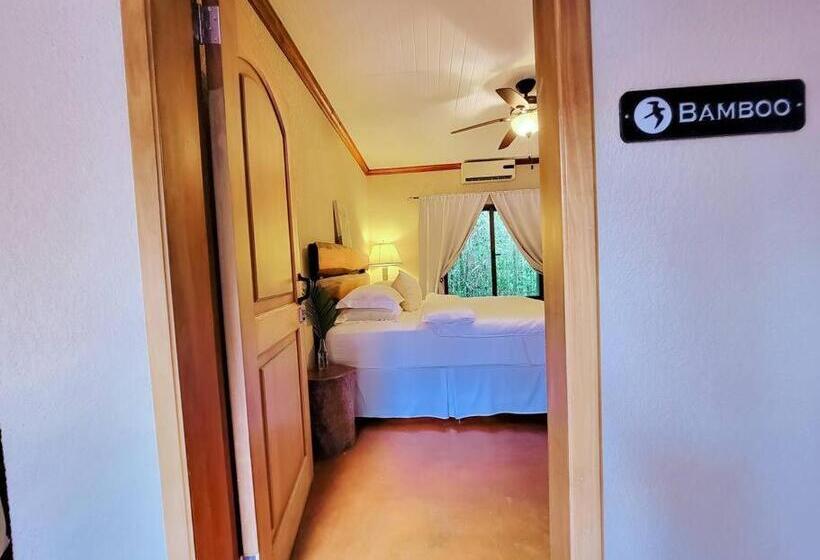 اتاق لوکس با تخت بزرگ, Vive Utila   Bed & Breakfast
