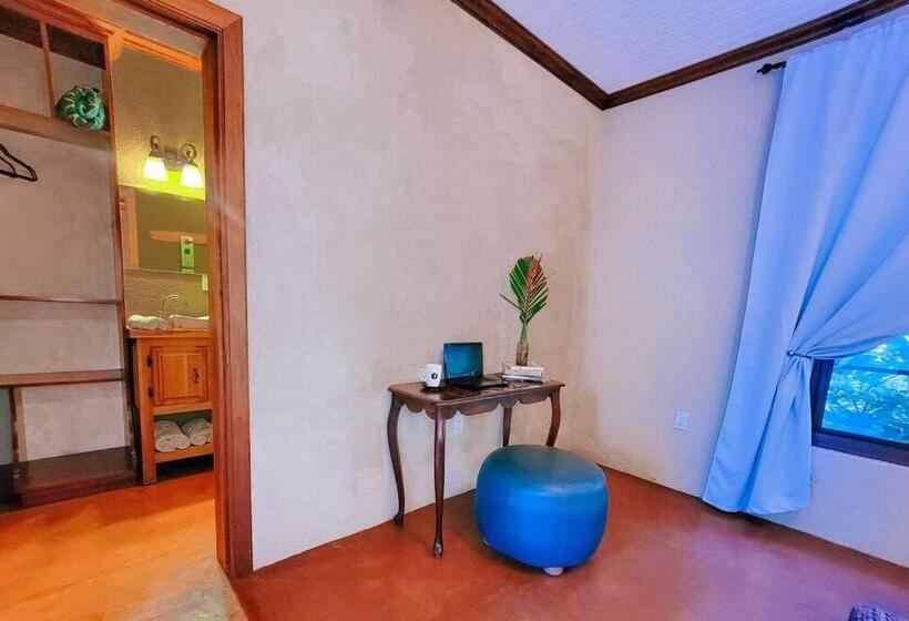 اتاق استاندارد با تخت بزرگ, Vive Utila   Bed & Breakfast