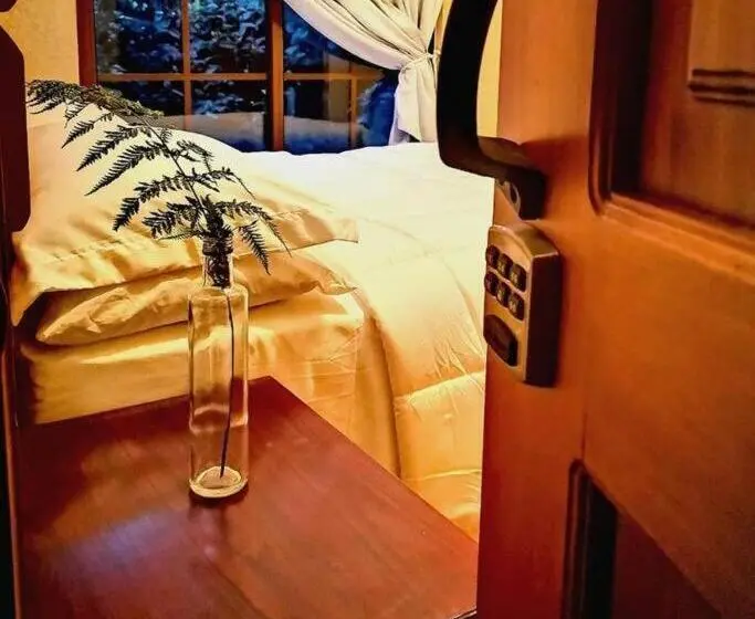 اتاق استاندارد با چشم‌انداز باغ, Vive Utila   Bed & Breakfast