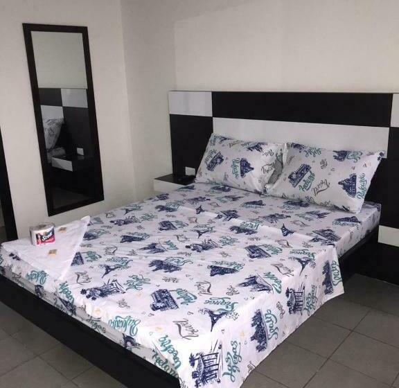 标准间, Gavan Plaza