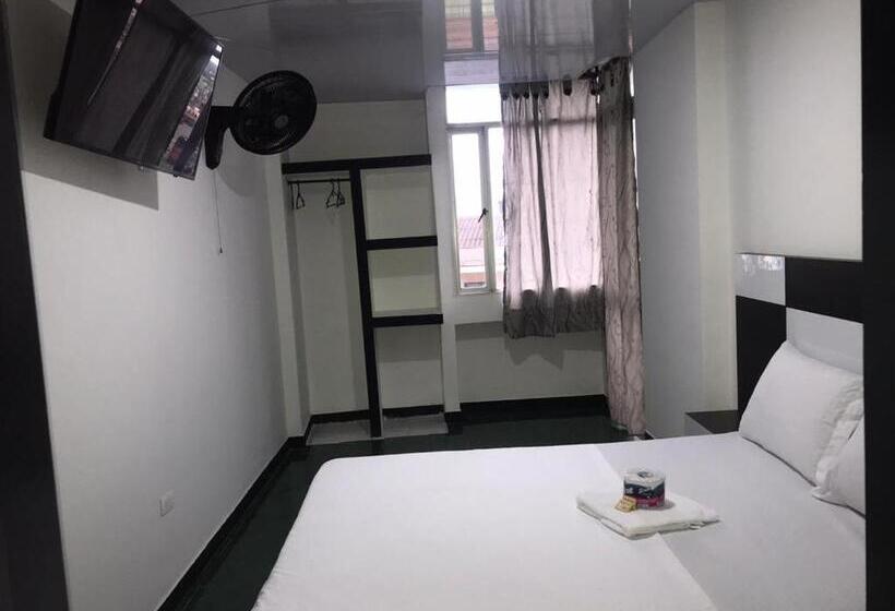 标准间, Gavan Plaza