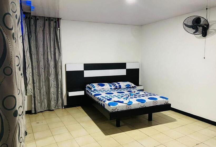 标准间, Gavan Plaza