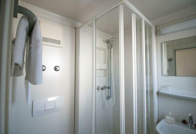 غرفة قياسية فردية, Krone Straßdorf