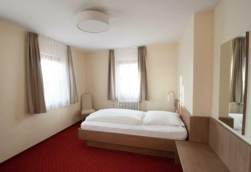 غرفة قياسية فردية, Krone Straßdorf