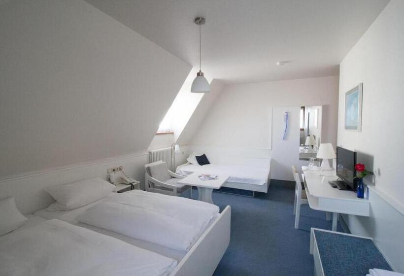 غرفة قياسية ثلاثية, Krone Straßdorf