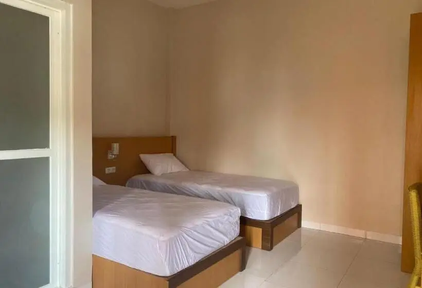 スタンダードルーム, Nietsa Guest House Syariah Palu Mitra Reddoorz