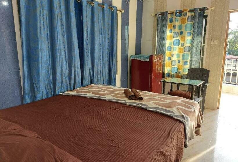 Camera Standard, Red Rock Arambol Beach