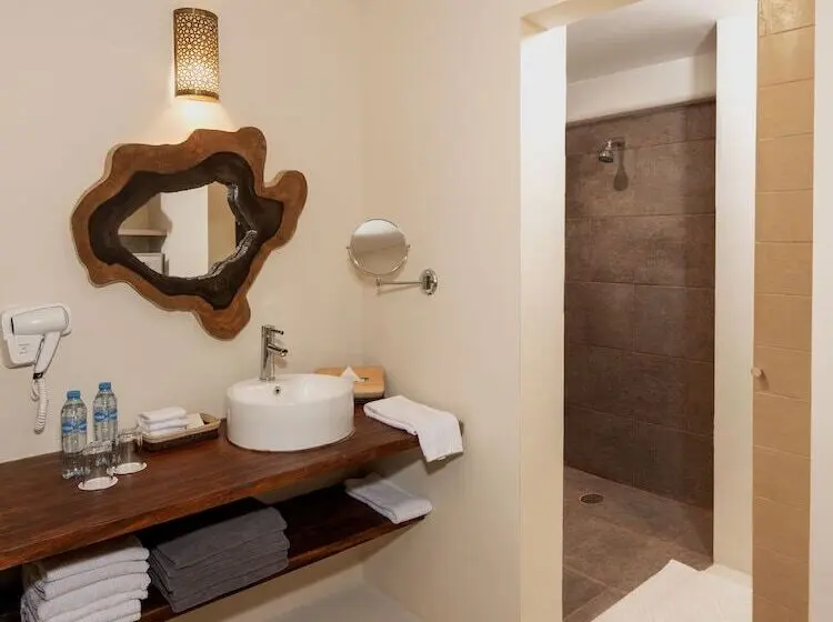 اتاق لوکس چهار تخته, Sunday Hotel Naala Tulum