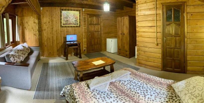 家庭山景房, Skelia