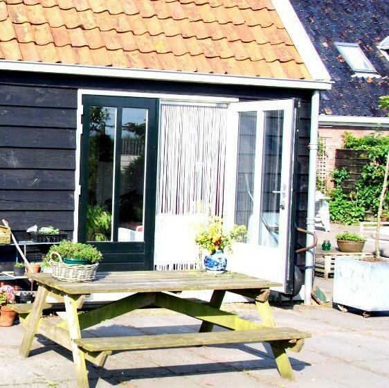 침실 1개 주택, Bed In Waterland