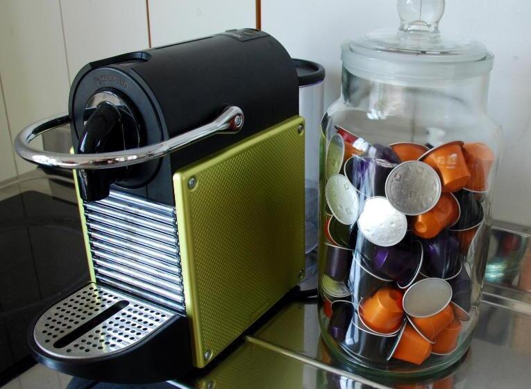 침실 1개 주택, Bed In Waterland