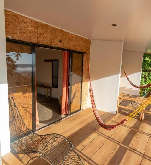 غرفة قياسية مطلّة علي البحر مزوَّدة بشُرفة, Esencia Nativa