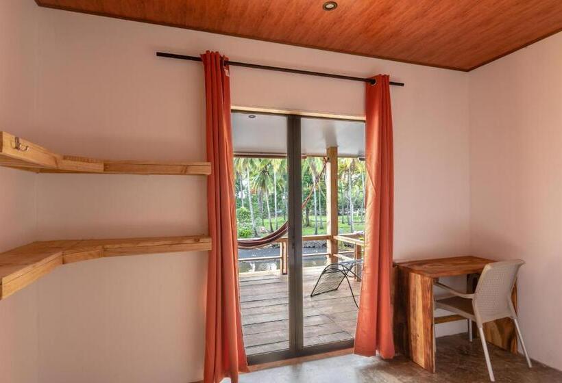 غرفة قياسية مطلّة علي البحر مزوَّدة بشُرفة, Esencia Nativa