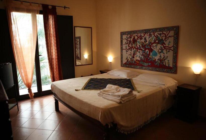 سوئیت مدیریتی 2 خوابه, Art Lincoln