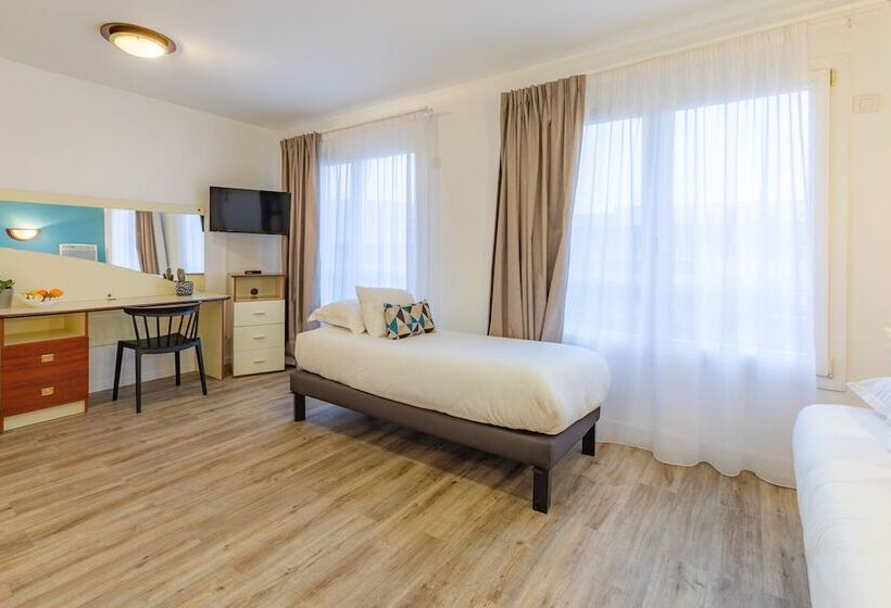 סטודיו סופריור, Appart City Classic Caen