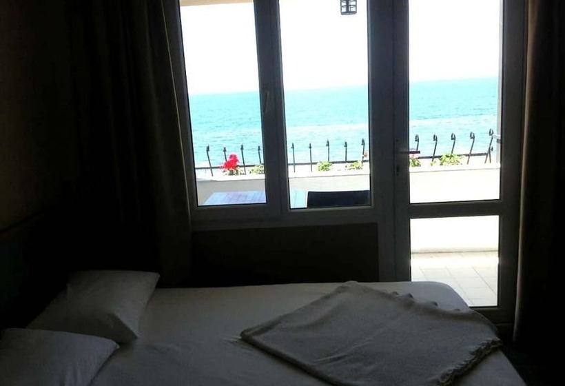 غرفة عائلية مطلّة علي البحر, Dikili Sunset Club