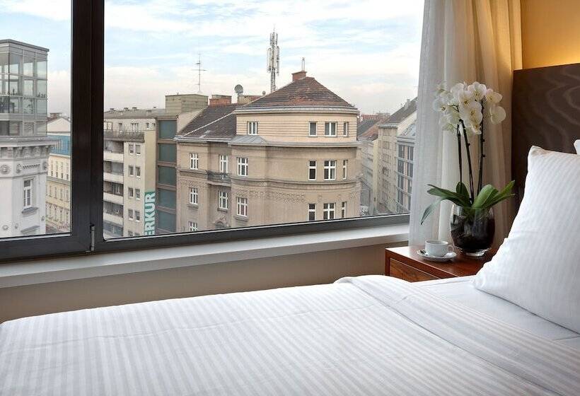 اتاق استاندارد سه نفره, Eurostars Embassy