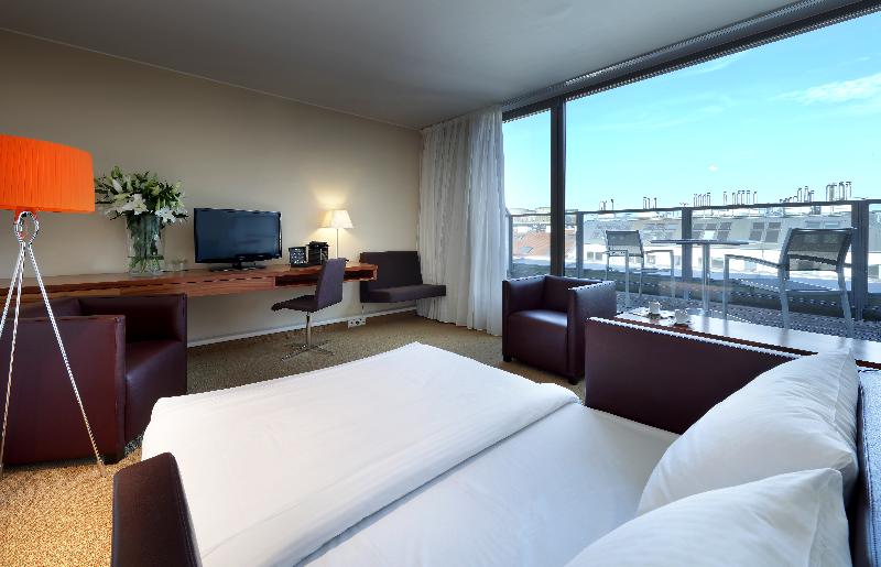 سوییت جونیور, Eurostars Embassy