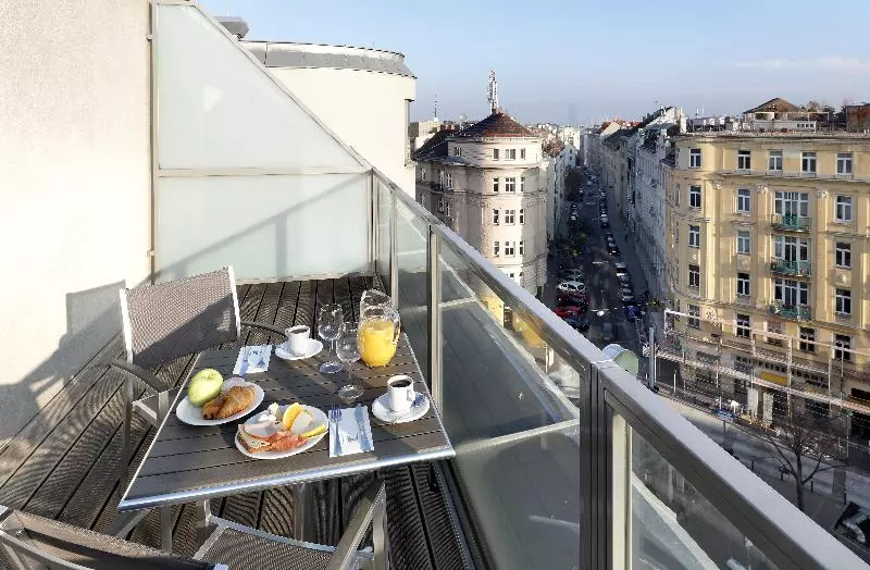 デラックスルーム, Eurostars Embassy