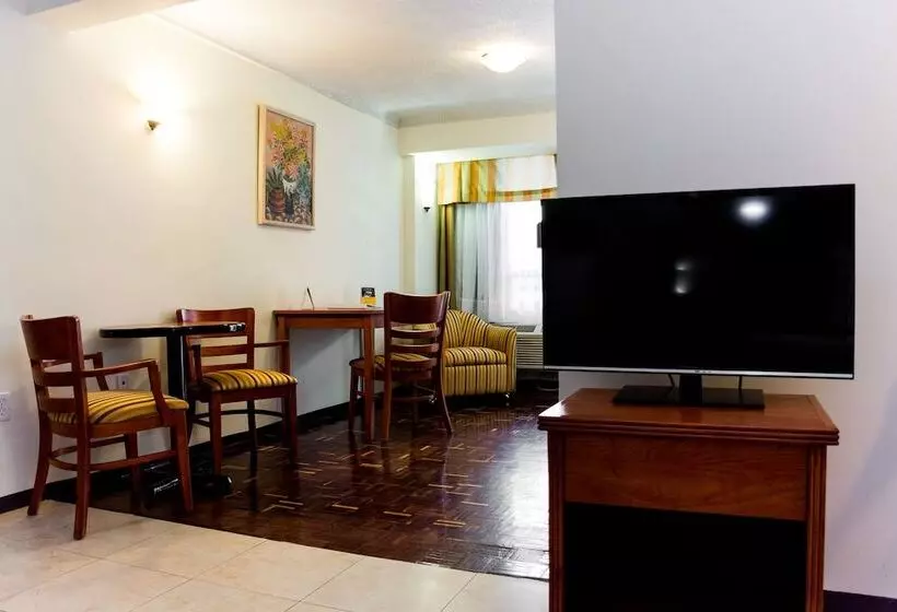 سوییت جونیور, Hafersons Inn Hotel & Suites