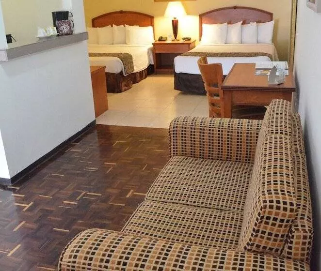 سوییت جونیور, Hafersons Inn Hotel & Suites