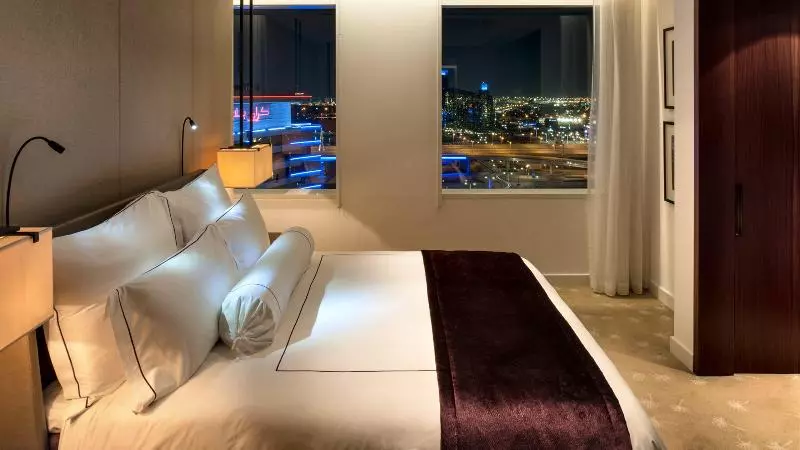 سوئیت کلاب, Intercontinental Dubai Festival City, An Ihg