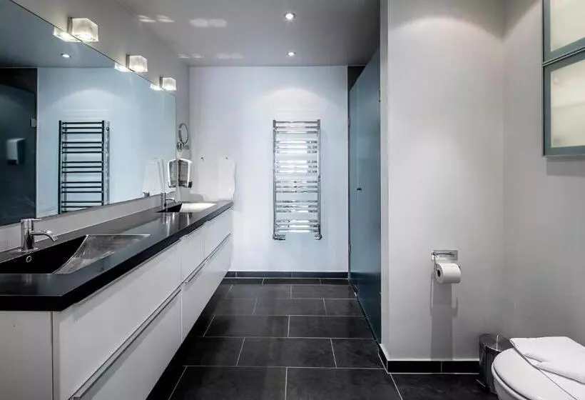 Huoneisto 3 Makuuhuonetta, Kompas Hotel Aalborg