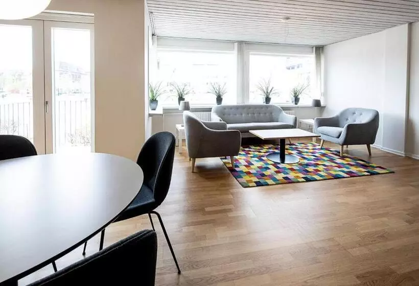 Huoneisto 3 Makuuhuonetta, Kompas Hotel Aalborg