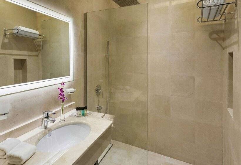 Номер Deluxe, Mövenpick Hotel Qassim