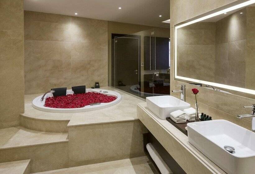 套房, Mövenpick Hotel Qassim