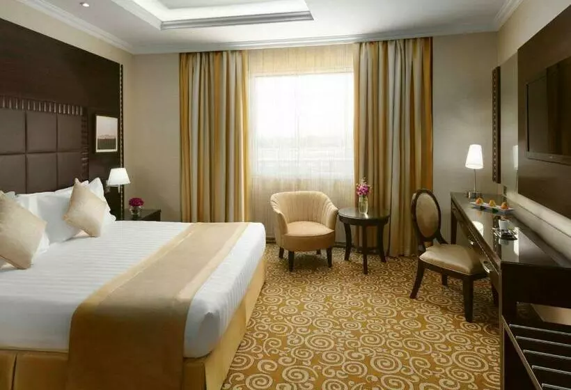 اتاق لوکس با تخت بزرگ, Mövenpick Hotel Qassim