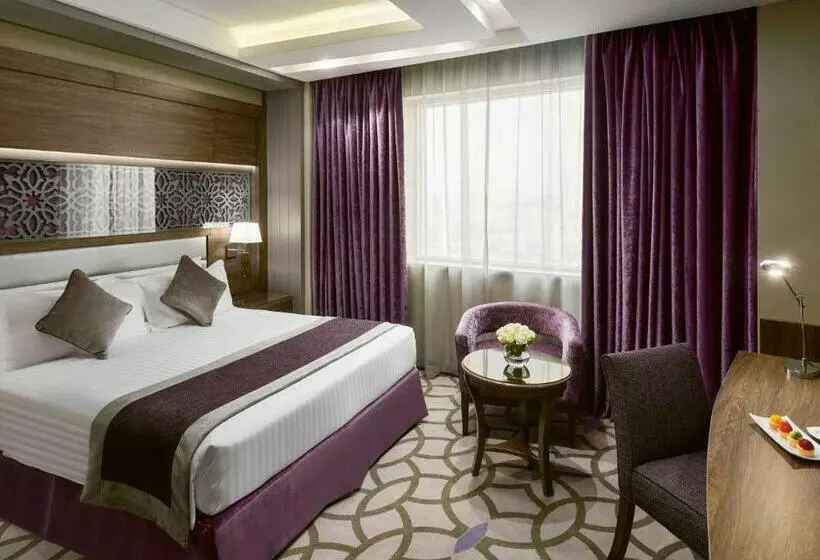 اتاق اجرایی با تخت بزرگ, Mövenpick Hotel Qassim