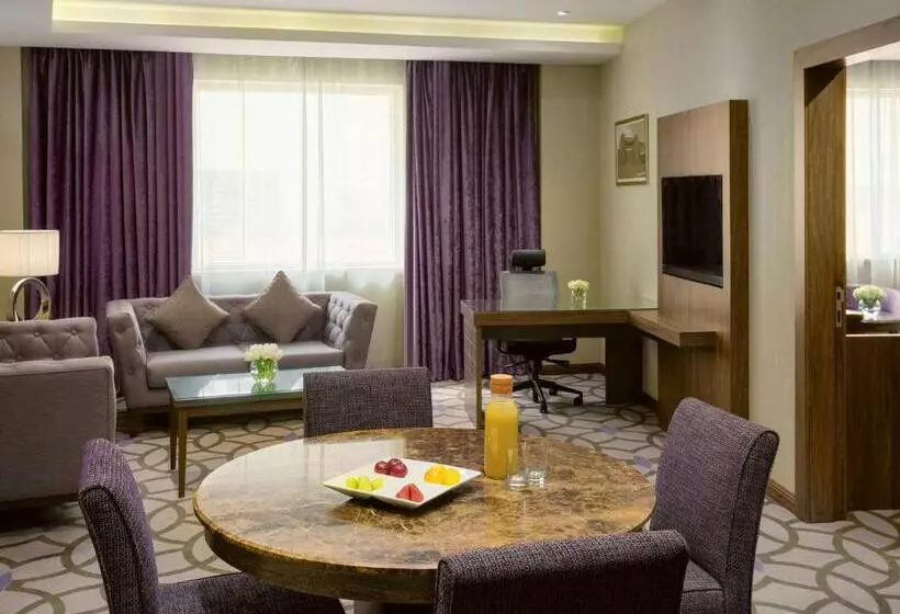 سوئیت اجرایی با تخت کینگ, Mövenpick Hotel Qassim