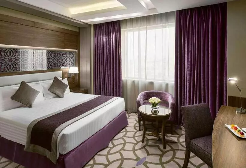 سوئیت اجرایی با تخت کینگ, Mövenpick Hotel Qassim